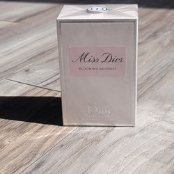Miss dior blooming bouquet
