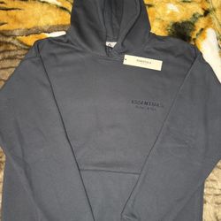fear of god essential hoodie all black medium
