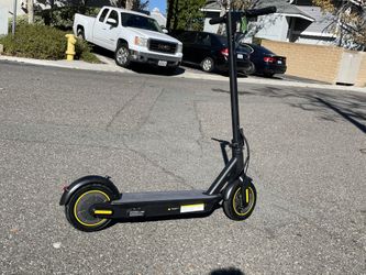 Christmas Sale 2022 Heavy Duty Pro Electric Scooter/18.6 mph and 39 miles distance/App Control/We Offer Warranty/Brand New In Box (WHOLE SALE PRICING)