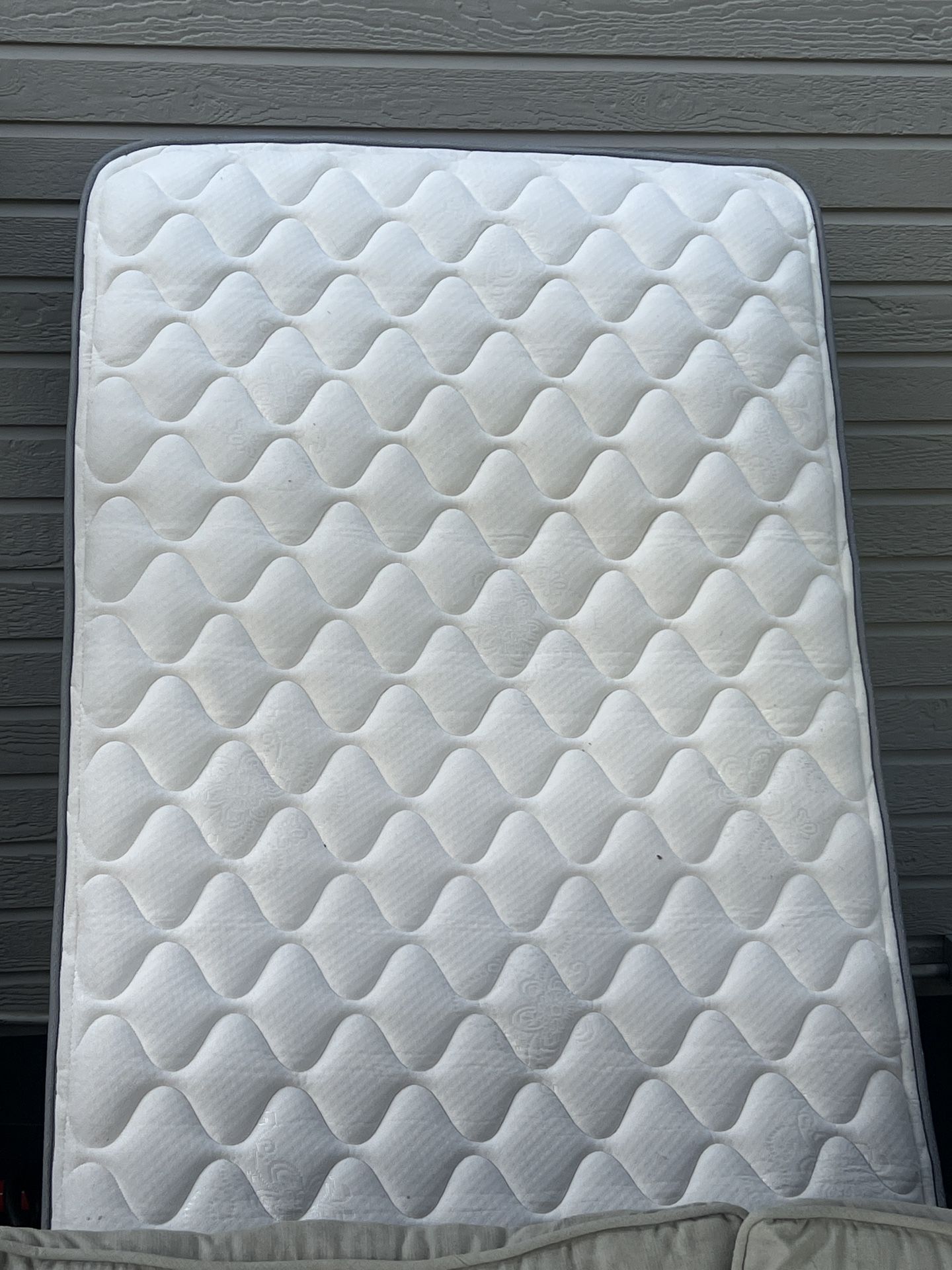 Twin Bed 