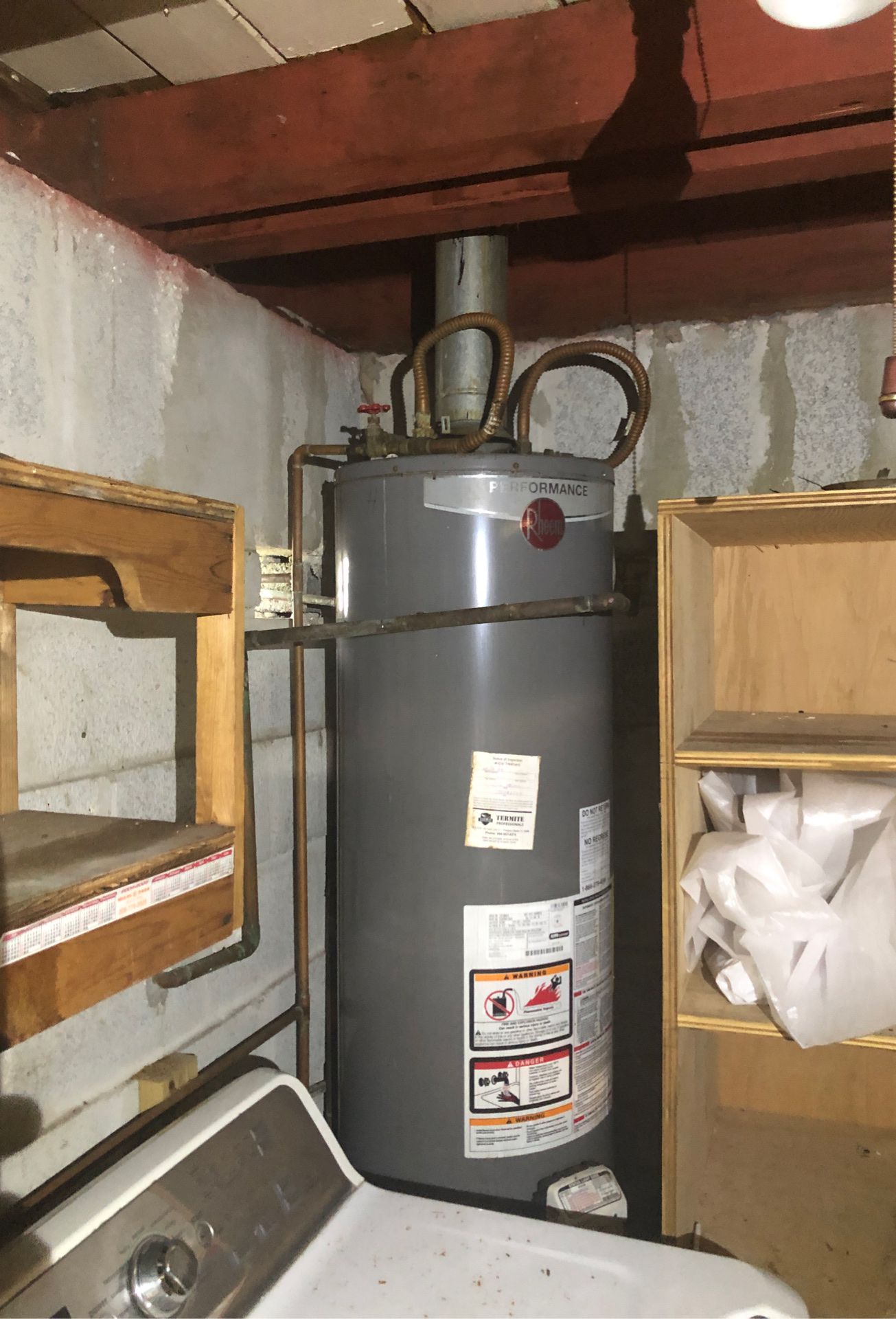 Gas water heater 40 gallons, like new