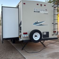 2017 Travel Trailer Coachmen Freedom Liberty Express