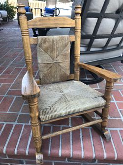Vintage Child’s Rush Woven rocking chair. Excellent Condition.