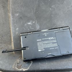 Nintendo Ds Lite And 2 Games 