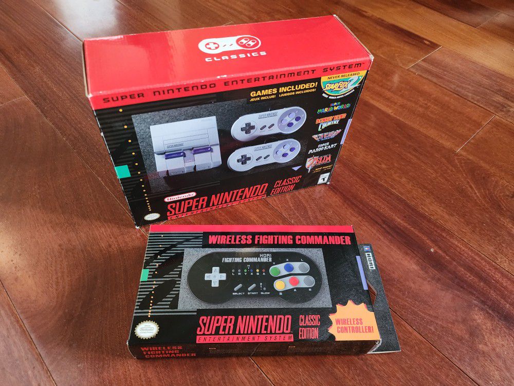 Super Nintendo Classic Edition (Includes Extra Wireless Fighting Commander Controller)