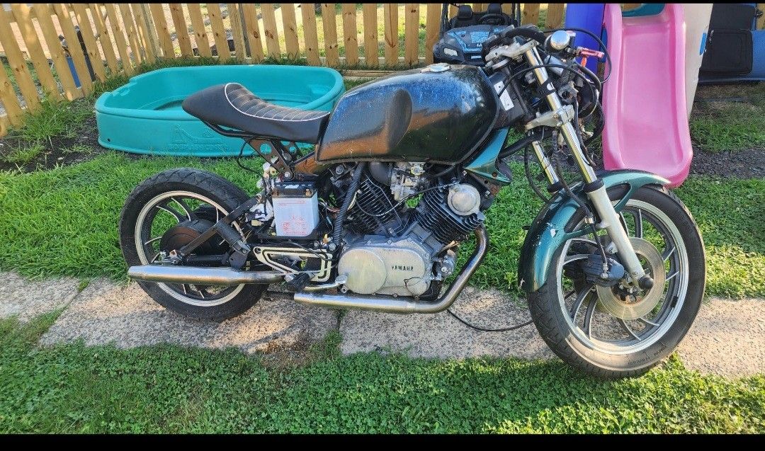 Yamaha virago 1000.