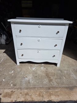 Dresser 3-Drawer Wood