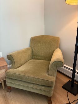 Vintage Olive Green Armchair / Accent Reading Chair – Wooden Legs