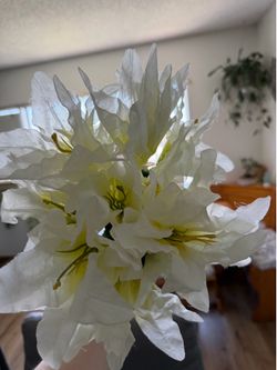 Faux lilies | white faux flowers