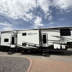 2018 HEARTLAND TORQUE 325