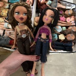 Vintage Bratz Doll Lot – Dolls, Clothes, Shoes, Accessories + Storage Case