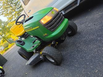 John deere L118 lawn tractor