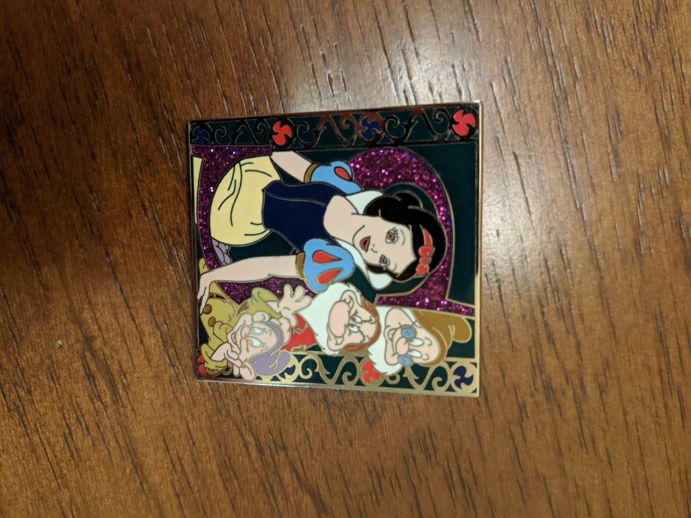 Disney Snow White pin