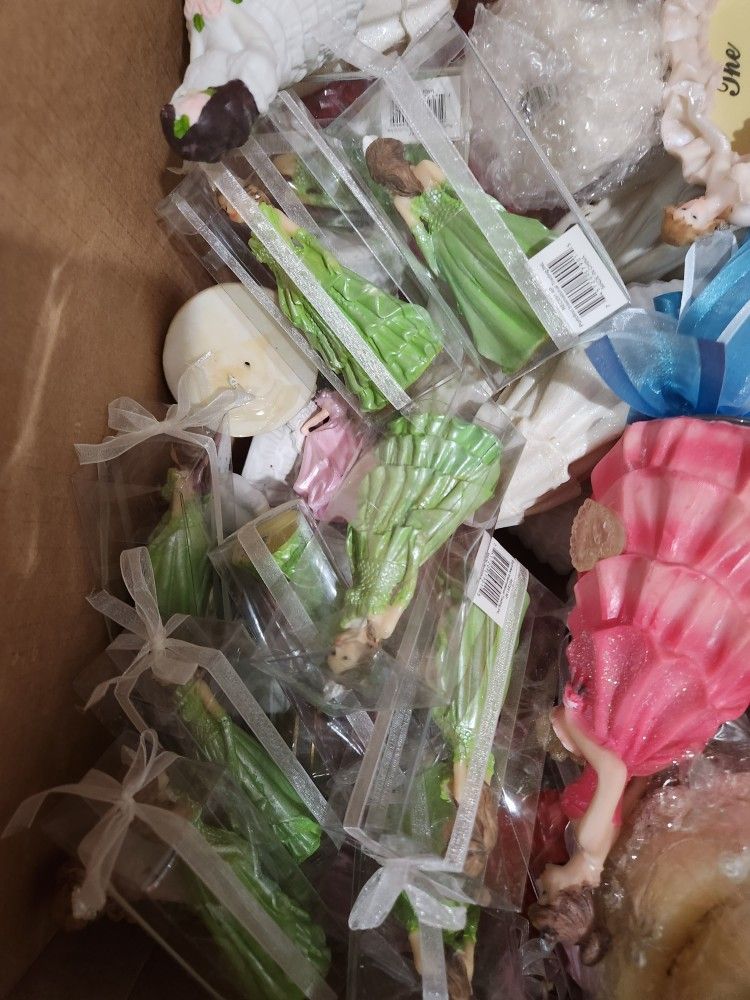 Assorted Quinceanera  Party Gifts 