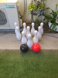 BOWLING 🎳 TOYS GREAT CONDITION 👍....AS IN PICTURES..
