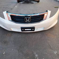 2008-2010 Honda Accord Sedan Complete Front Bumper With All The Accessories Oem. 