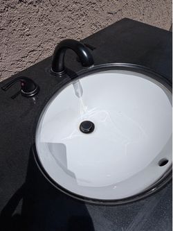 FREE FREE bathroom vanity