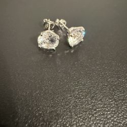 8mm Round Cut Diamond Stud Earrings in White Gold