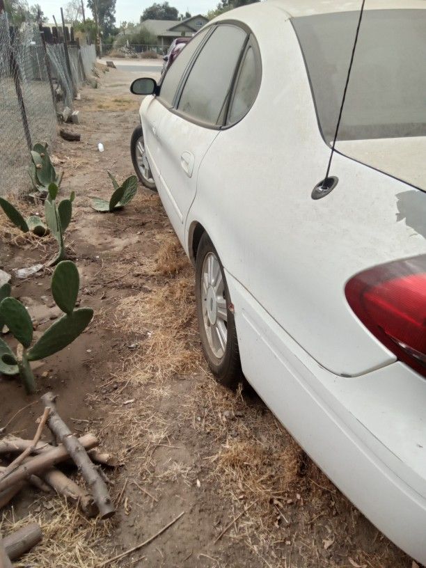 2006 Ford Taurus