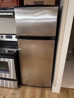 Stainless Steel Top-Freezer Refrigerator