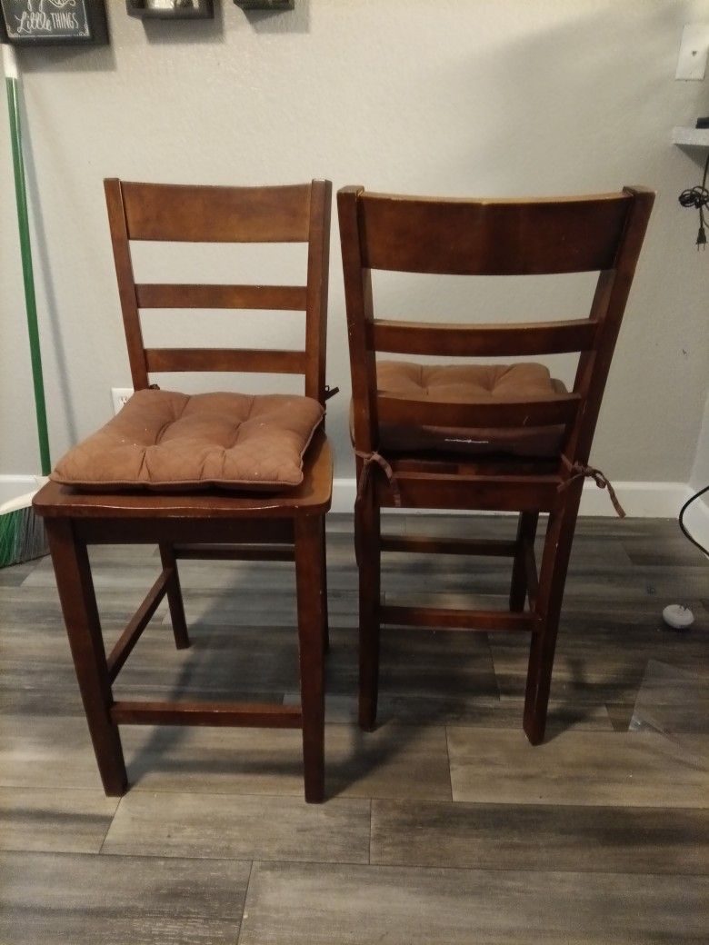 2 Wooden Bar Stools
