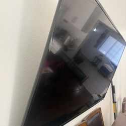 50” Vizio Tv With Remote And Wall Mount 