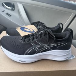 Men’s ASICS Size 9.5