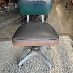 Mid Century Task Chair 