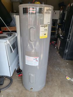 Electric Water Heater 50 gal in good condition and Warranty Works Great 19th Ave And Baseline