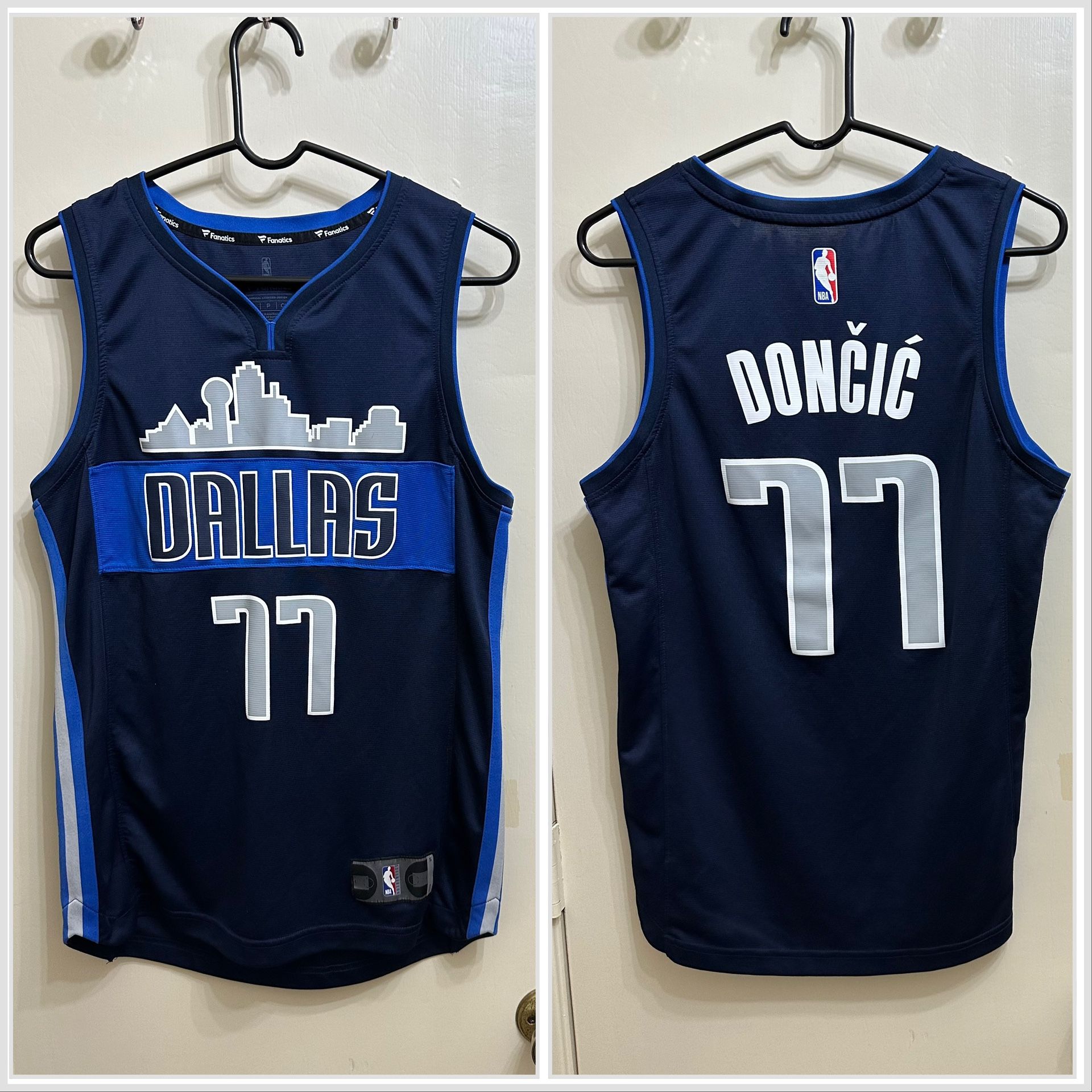 Fanatics Dallas Mavericks #77 Doncic Fast Break Jersey Size Small