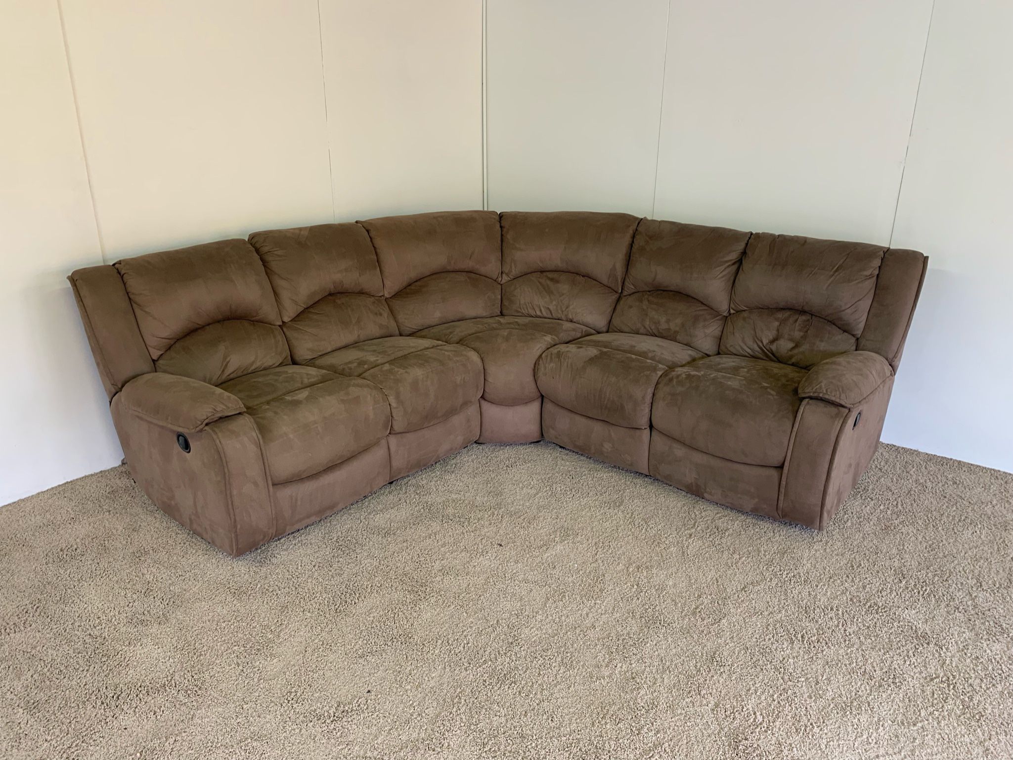 Recliner Sectional Couch Sofa *Free Delivery*
