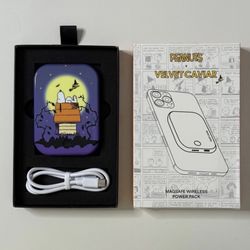 Velvet Caviar x Peanuts: Snoopy Halloween MagSafe Battery Power Pack 