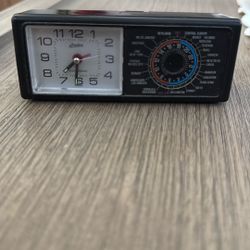 Linden Travel Alarm Clock With Travel Case - Collectible Vintage