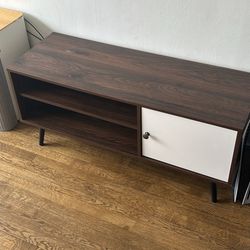 TV Stand, Great Condition. Dark Oak Finish