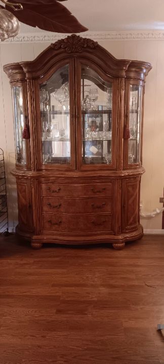 China Cabinet Good Quality Built to Last