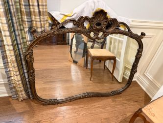 Large Antique Like French rococo style Mirror Excellent condition 40 x 49 Smoke free household