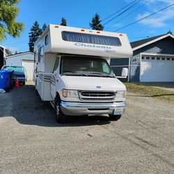 2001 Chateau Sport Class-C Motorhome