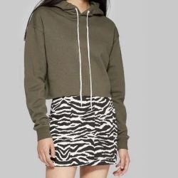 Wild Fable Cropped Sweatshirt Hoodie Olive. Size Small. NWT