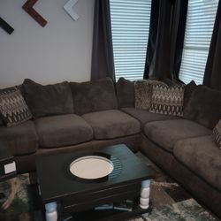 L Shaped Sectional ($400 OBO) **Pick Up Only**