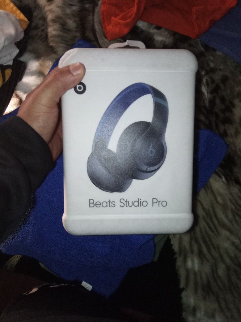 Authentic Sealed In Box Navy Blue Beats Studio Pros W/Receipt $250obo