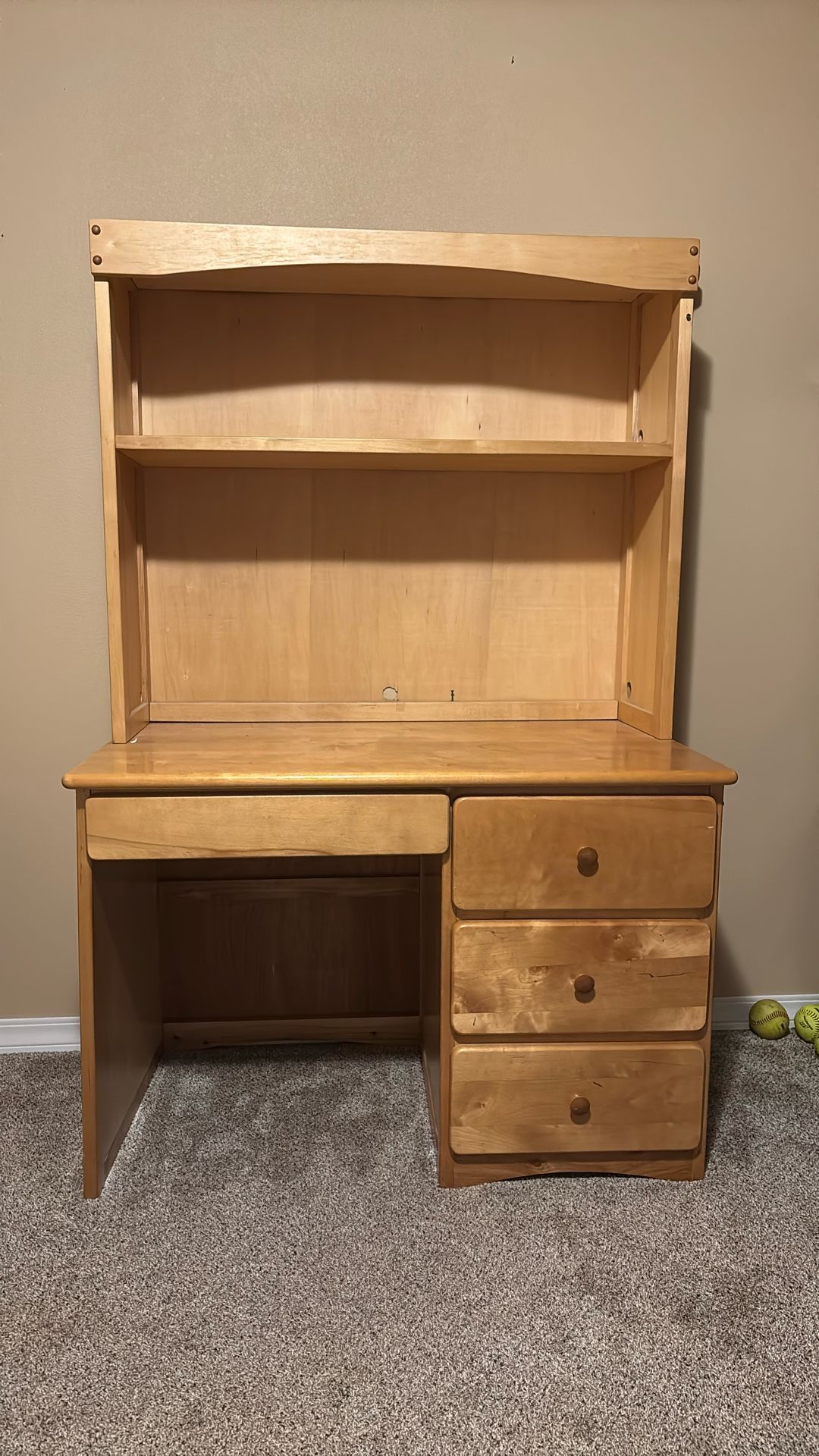 Desk And Hutch