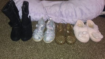 Girls size 5 lot of shoes