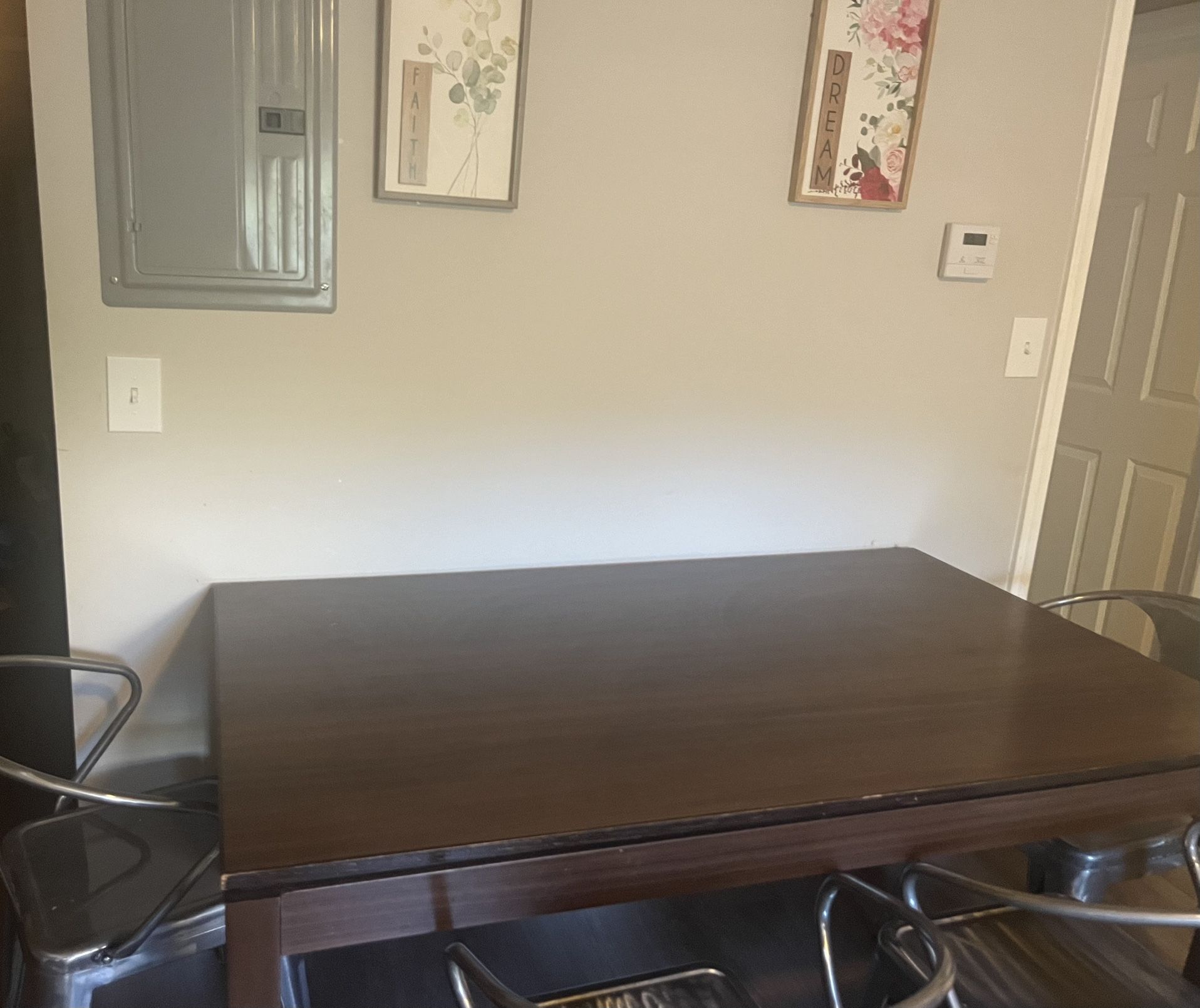 Lightly Use Dinning Table