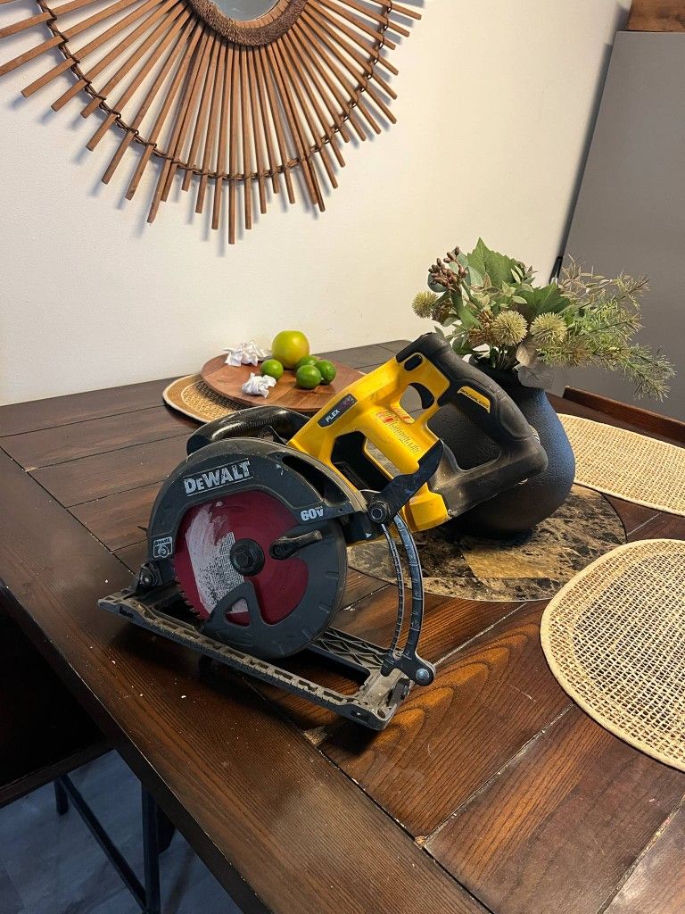 DeWalt 60v Skilsaw 6 1/2 Tool Only $160 Firme Precio