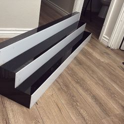 Displays2go Tiered Liquor Display with LED Lighting