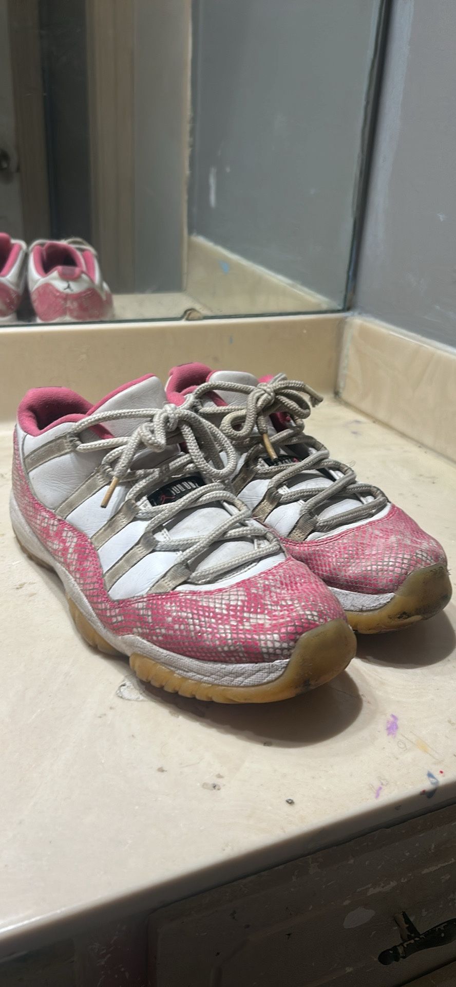 Air Jordan 11s Retro Low Pink Snakeskin Size 11