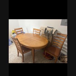 Table (wood/sturdy) - With 3 Chairs 