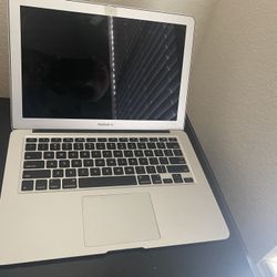 Mac Book 13” 150$