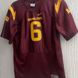 BOYS ASU. NIKE 8$ YOUTH SIZE  16/18. 