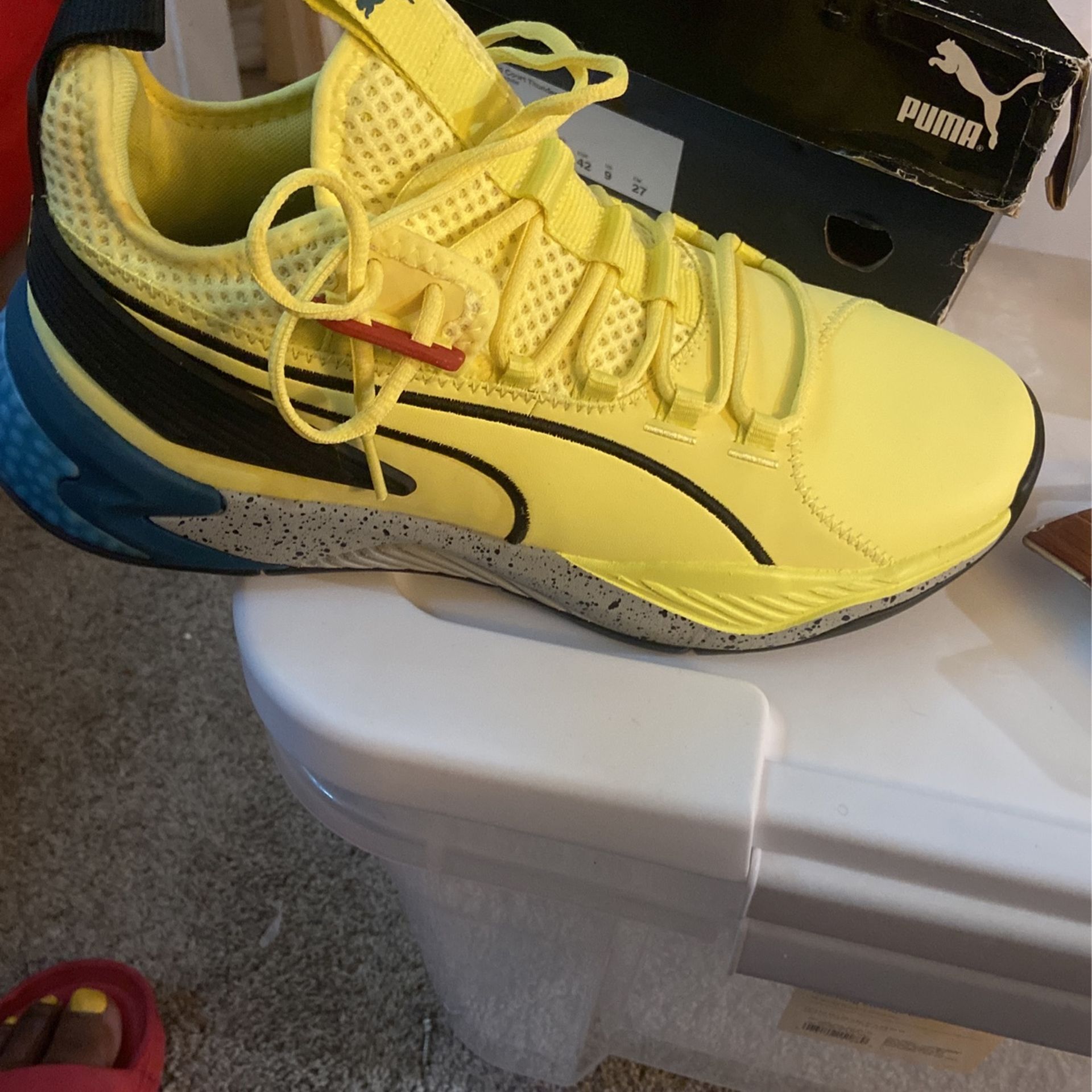 Size 9 Puma Sneakers